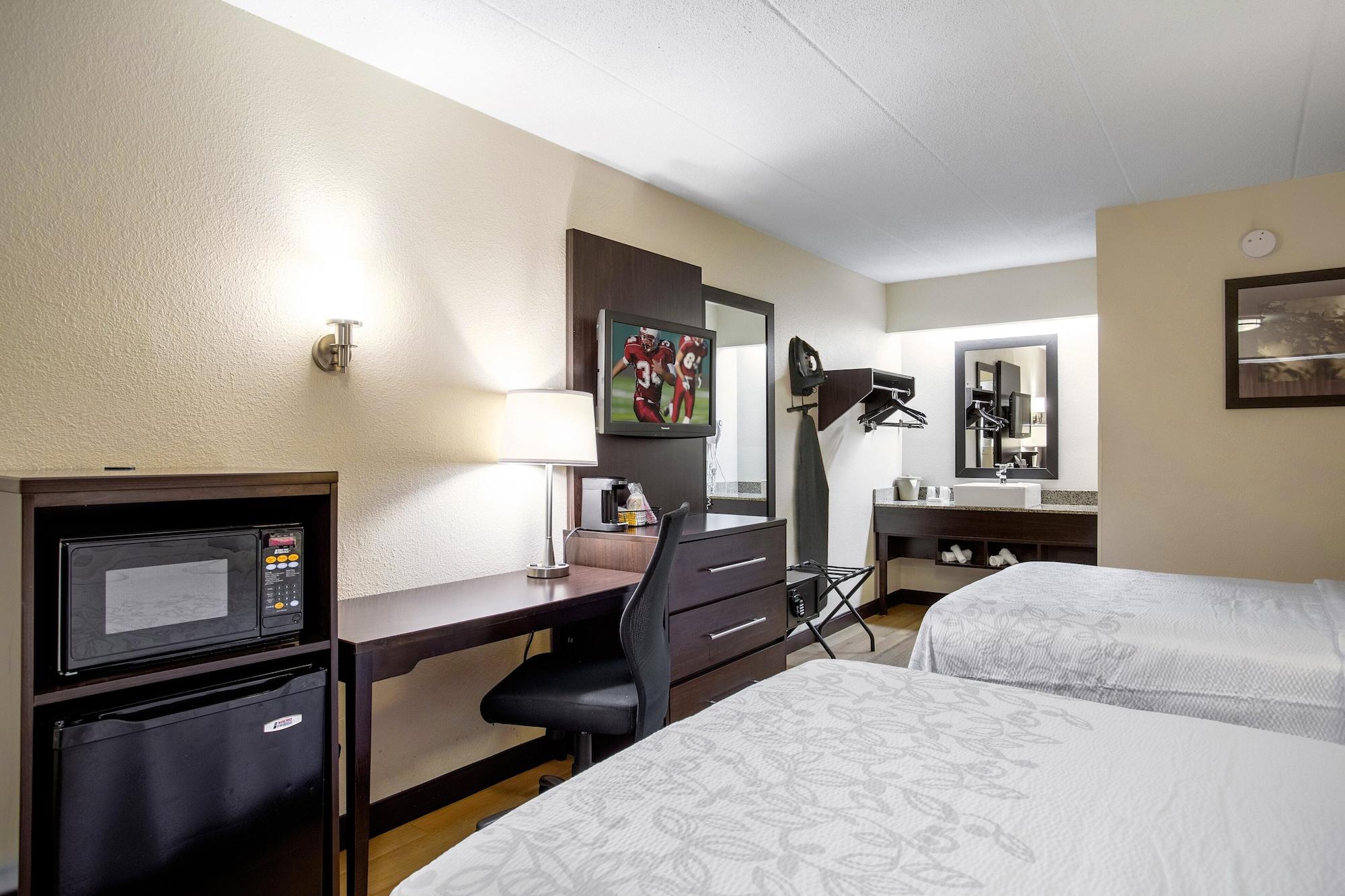 Red Roof Inn Plus+ Pittsburgh South - Airport Imperial Exterior photo