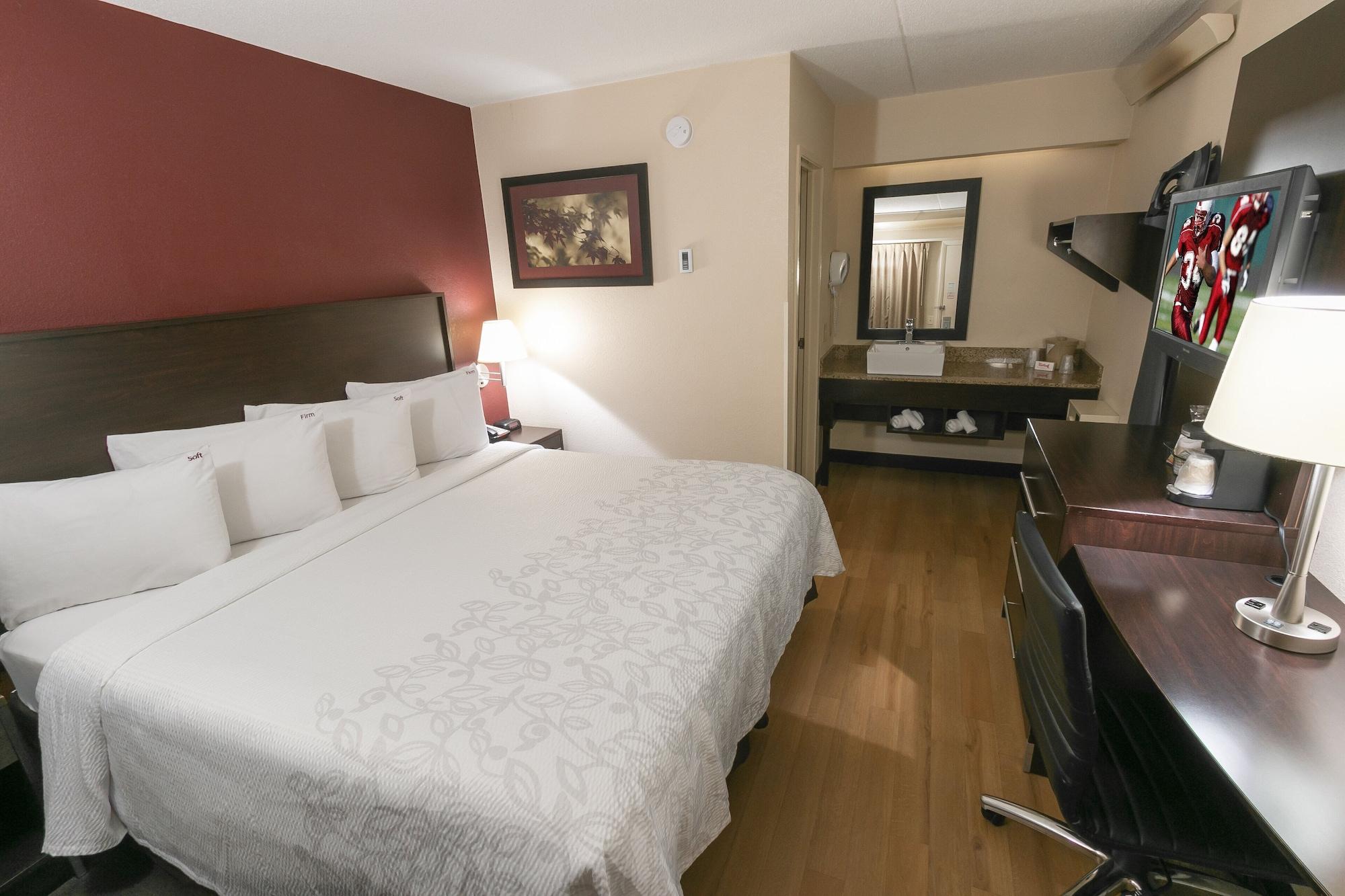 Red Roof Inn Plus+ Pittsburgh South - Airport Imperial Exterior photo