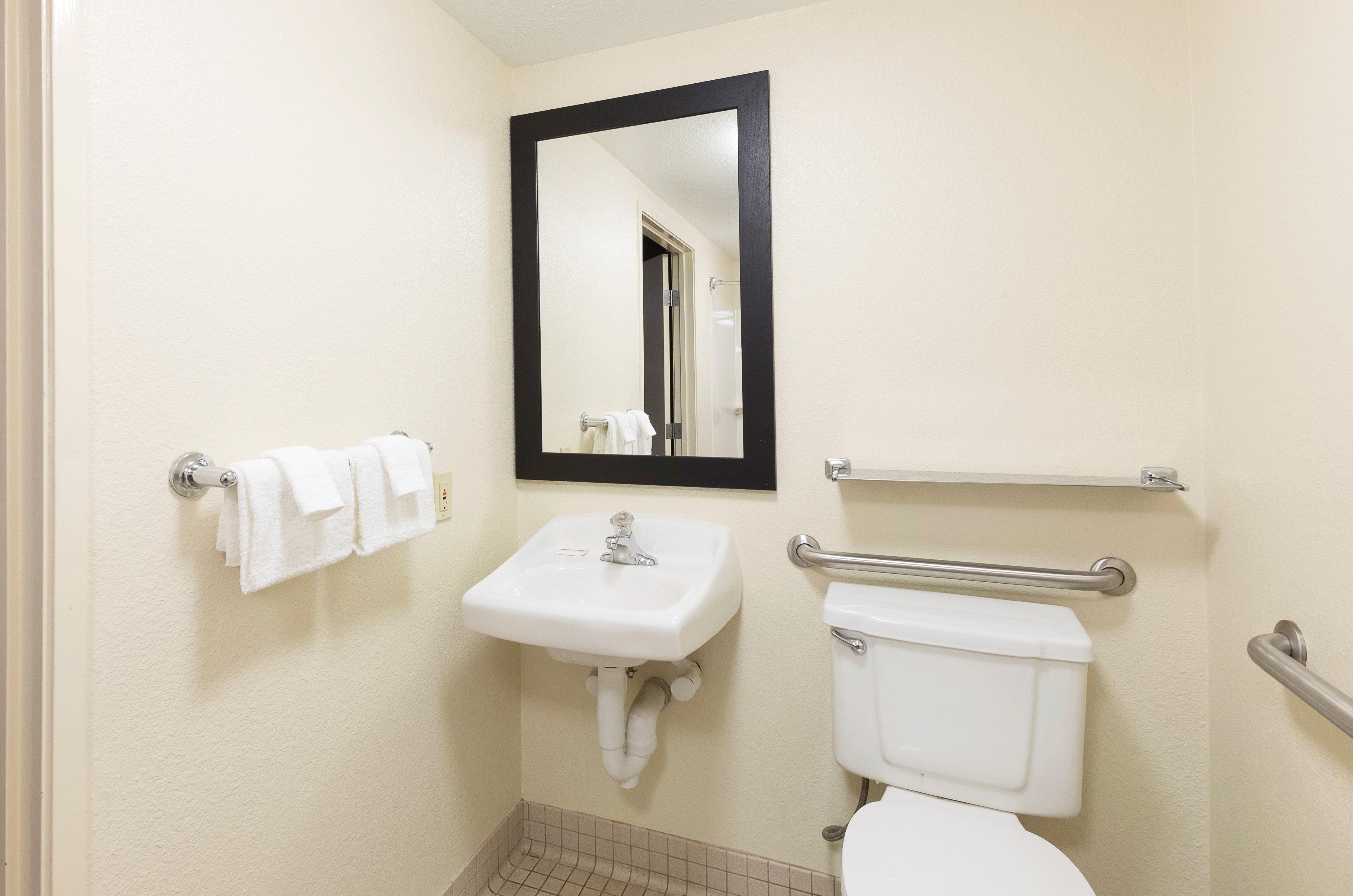 Red Roof Inn Plus+ Pittsburgh South - Airport Imperial Exterior photo