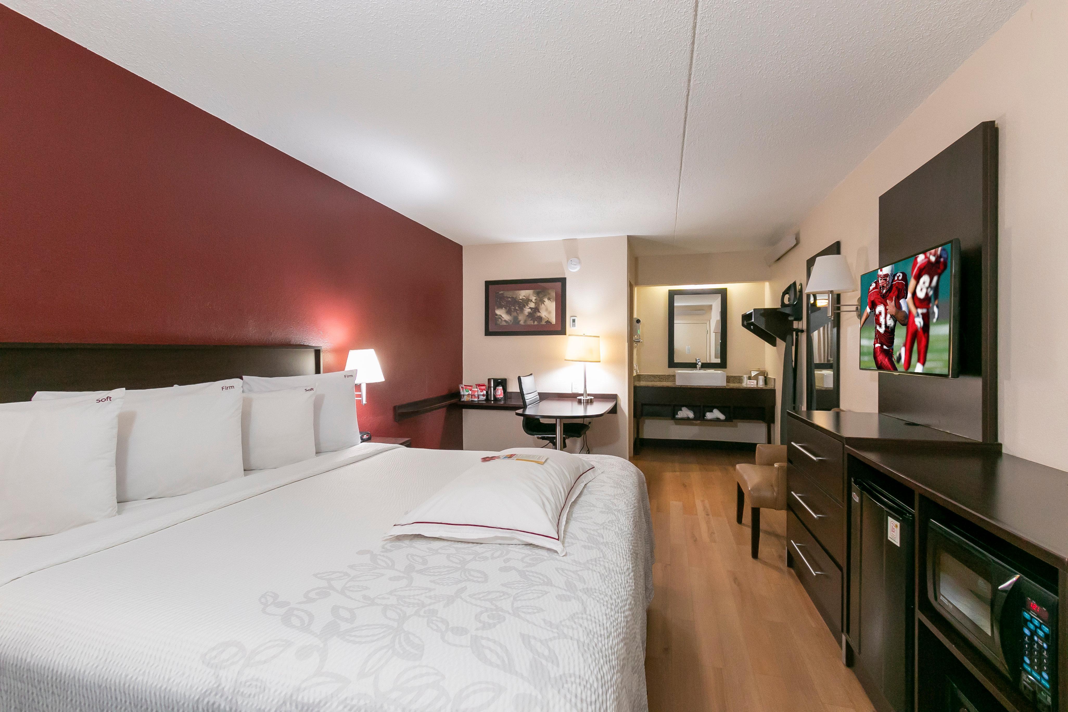Red Roof Inn Plus+ Pittsburgh South - Airport Imperial Exterior photo