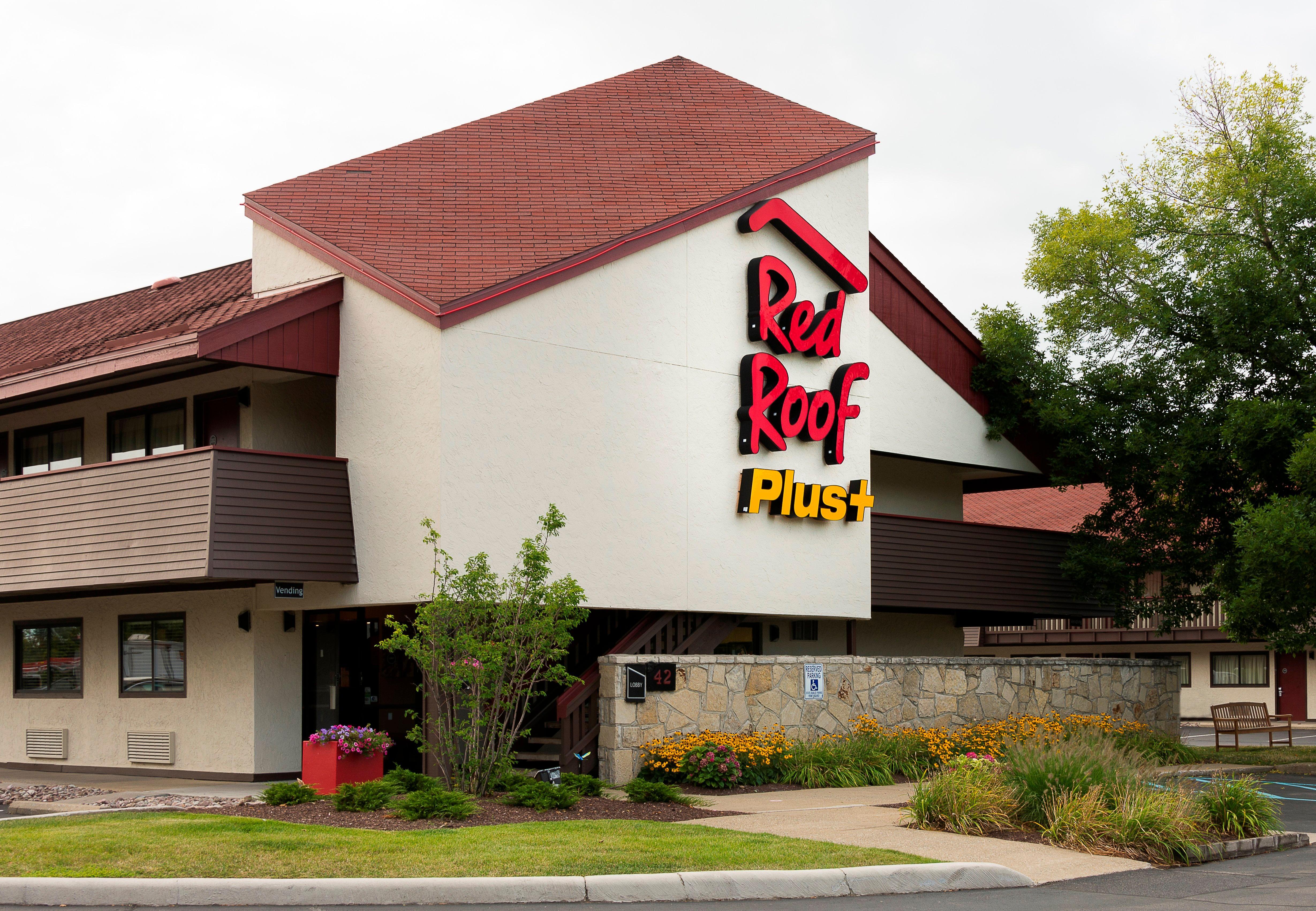 Red Roof Inn Plus+ Pittsburgh South - Airport Imperial Exterior photo