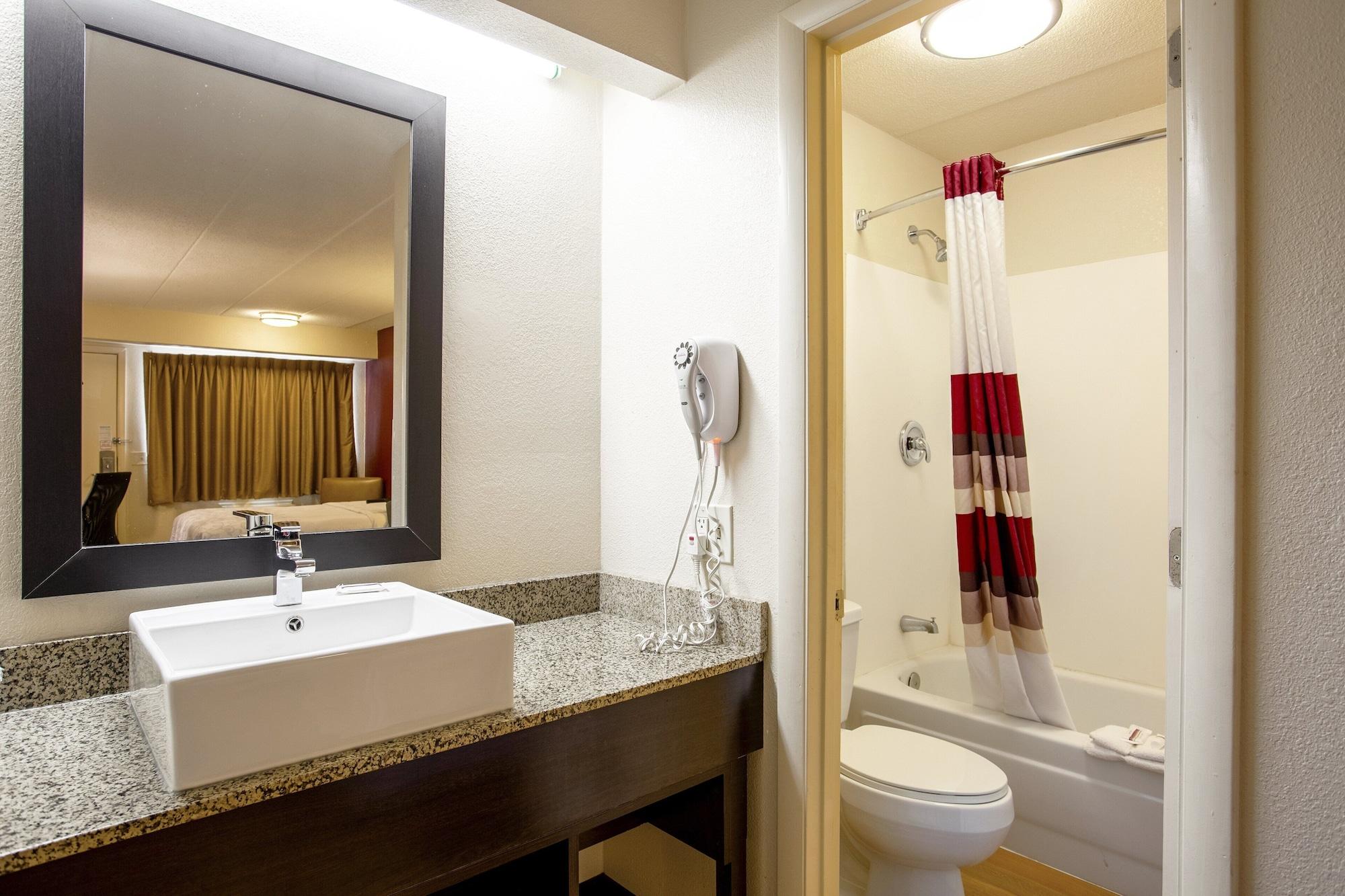 Red Roof Inn Plus+ Pittsburgh South - Airport Imperial Exterior photo