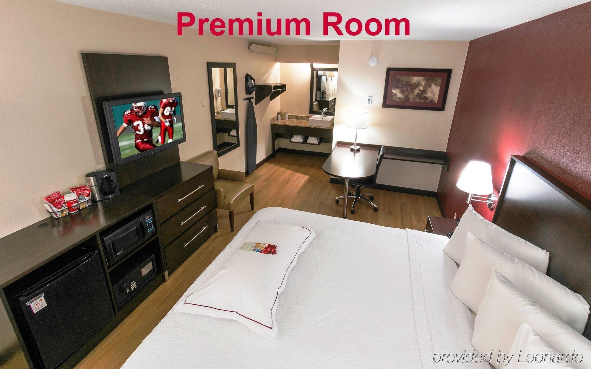 Red Roof Inn Plus+ Pittsburgh South - Airport Imperial Exterior photo