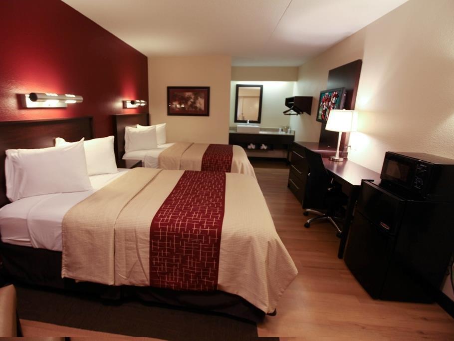 Red Roof Inn Plus+ Pittsburgh South - Airport Imperial Exterior photo