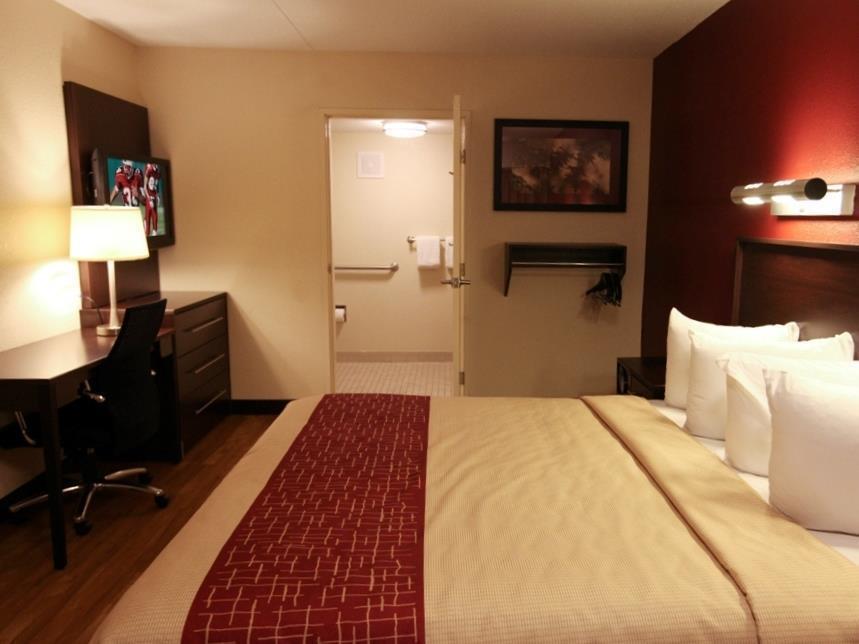 Red Roof Inn Plus+ Pittsburgh South - Airport Imperial Exterior photo