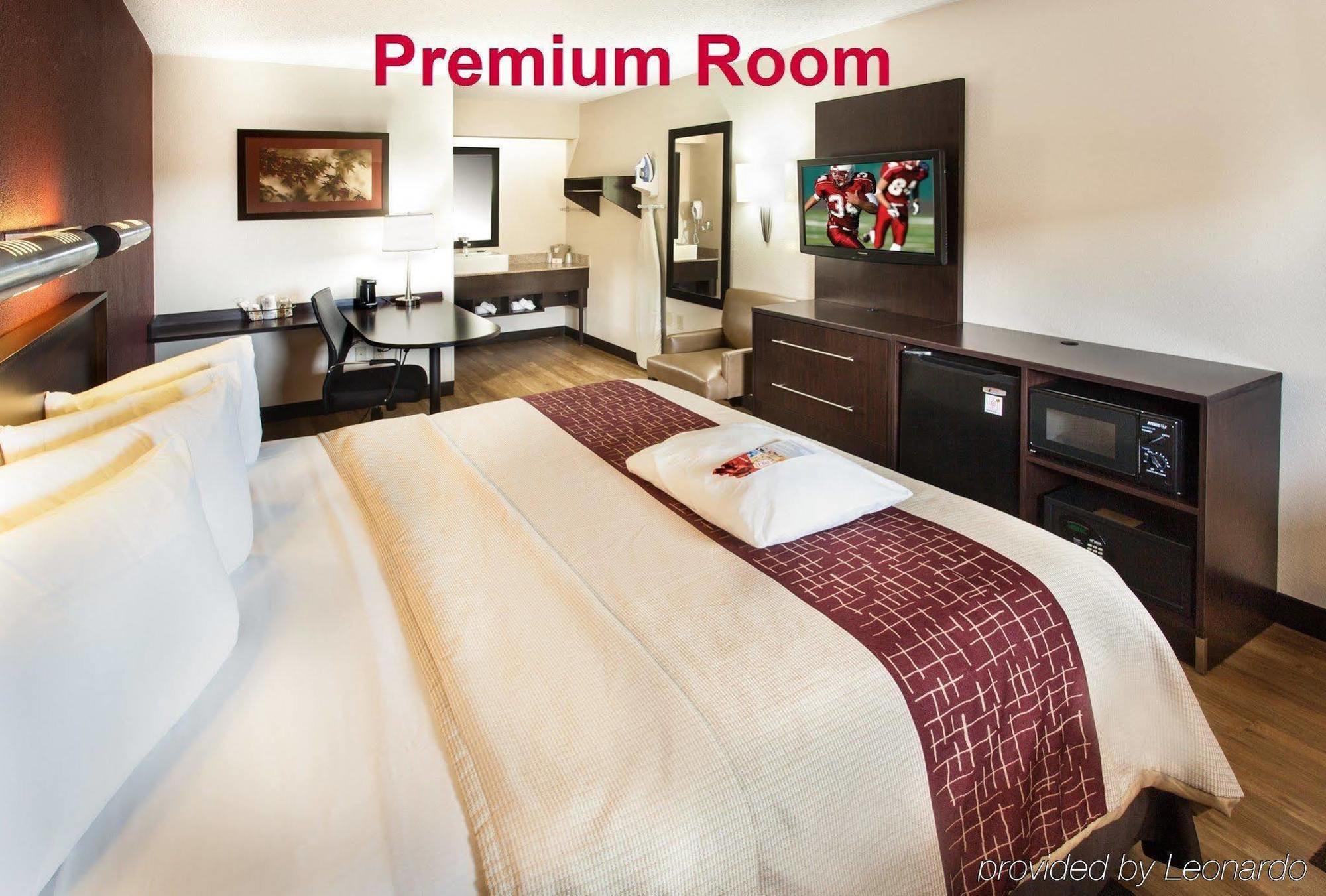 Red Roof Inn Plus+ Pittsburgh South - Airport Imperial Exterior photo