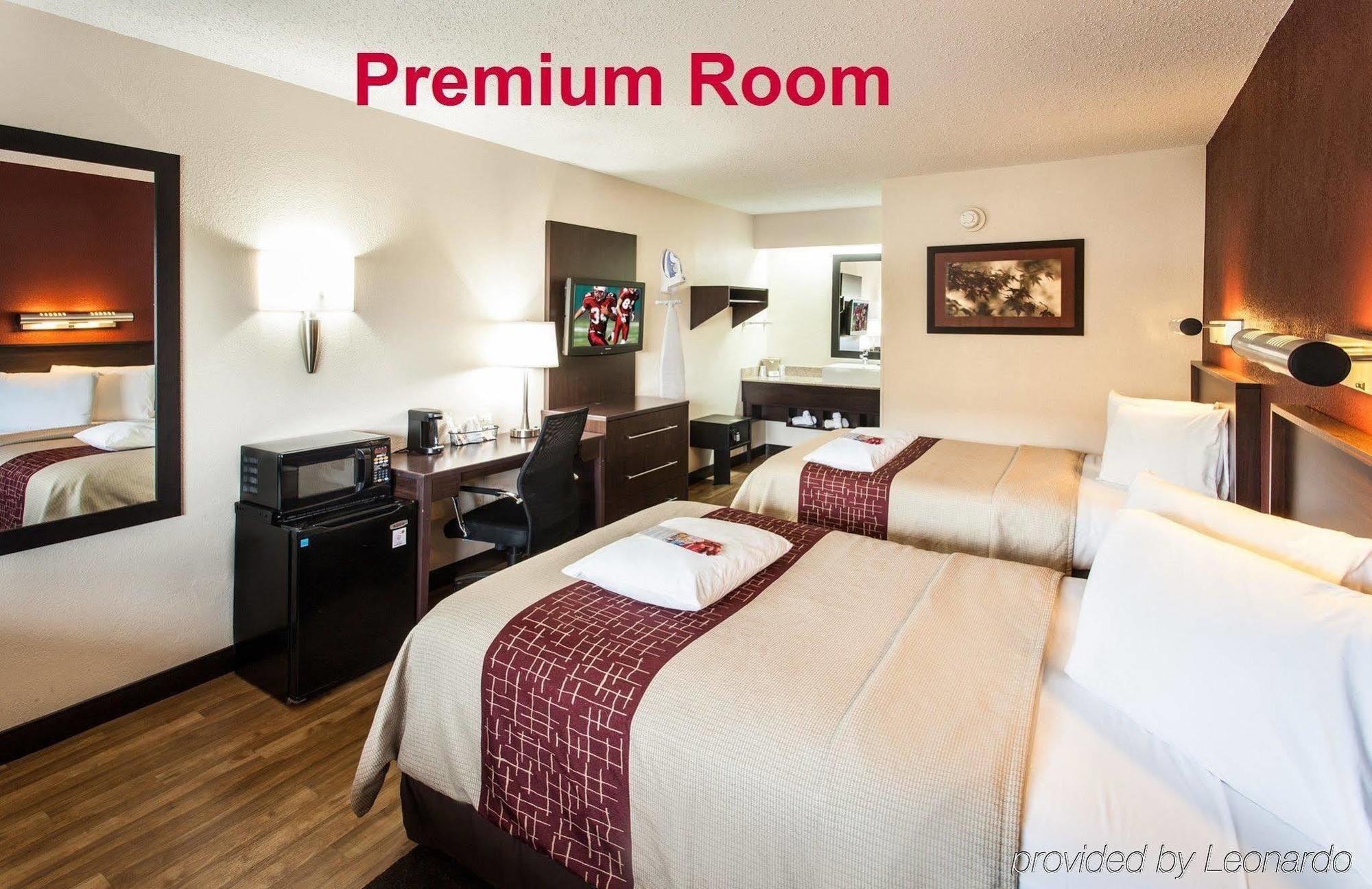 Red Roof Inn Plus+ Pittsburgh South - Airport Imperial Exterior photo