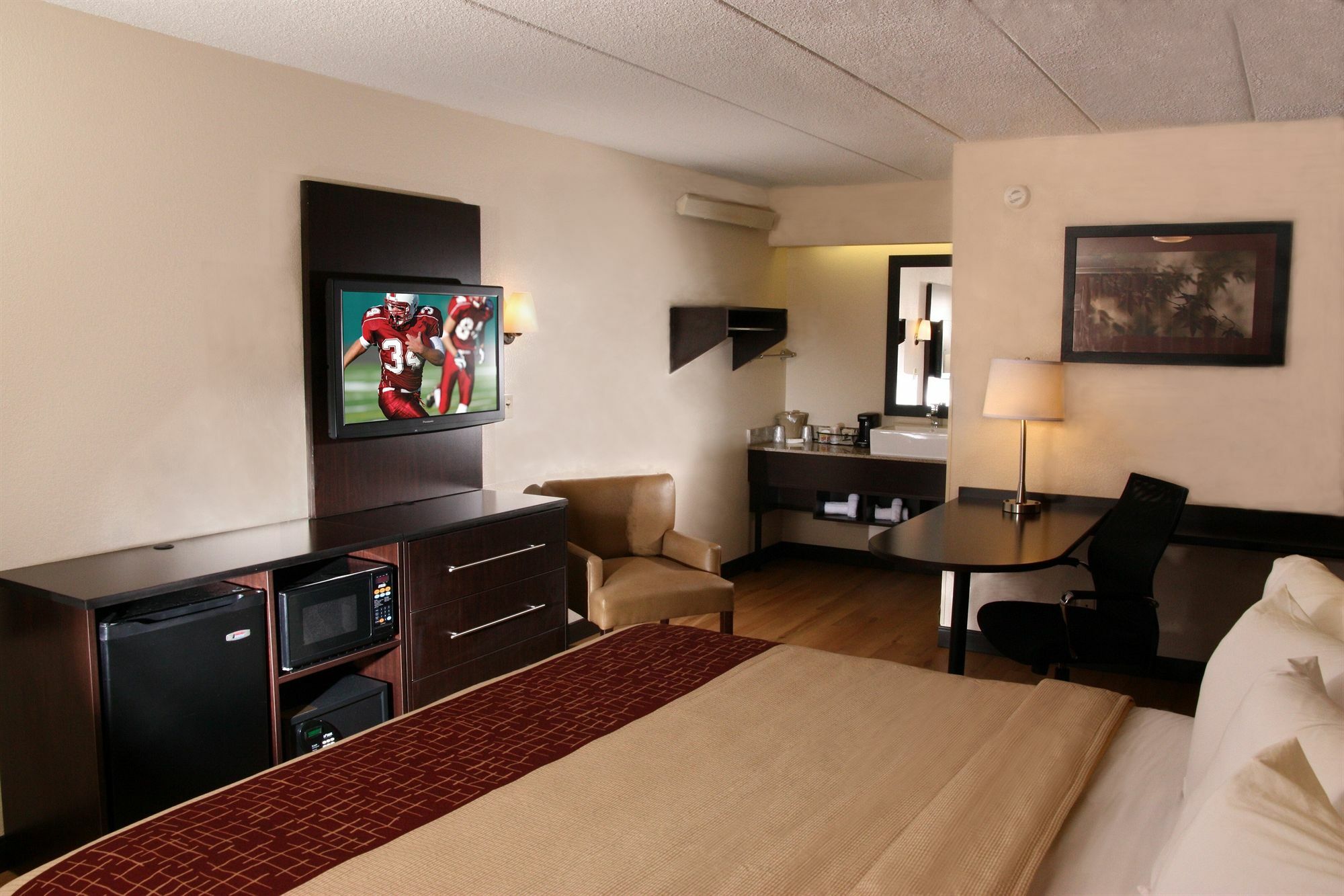 Red Roof Inn Plus+ Pittsburgh South - Airport Imperial Exterior photo