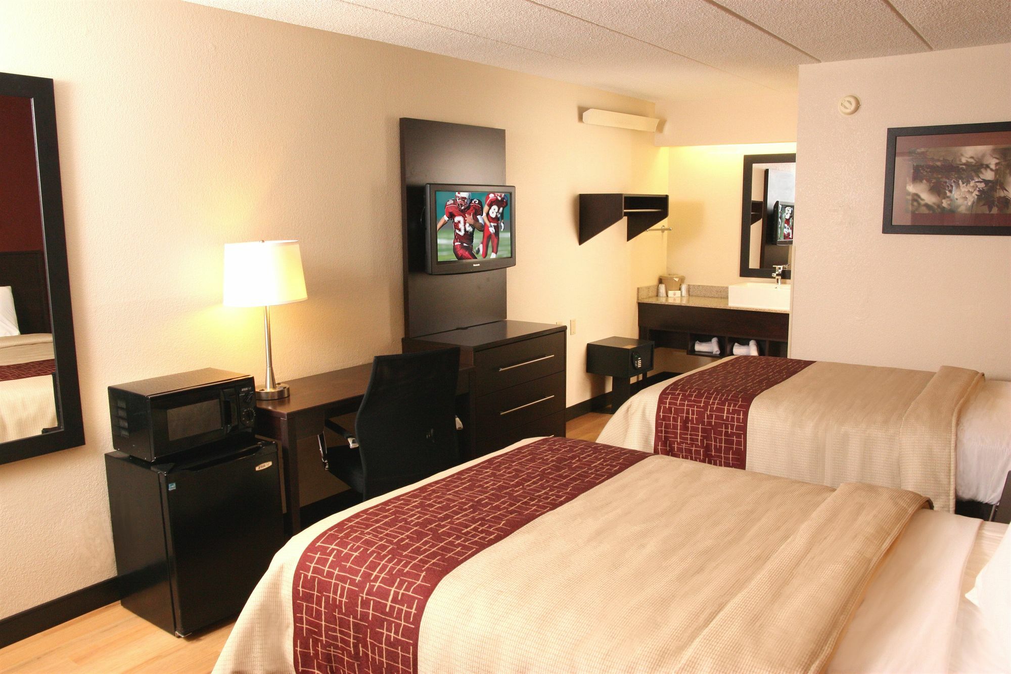 Red Roof Inn Plus+ Pittsburgh South - Airport Imperial Exterior photo
